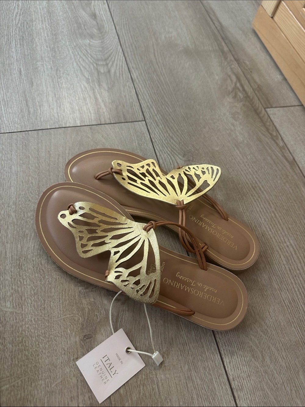 Women's Metallic Gold Butterfly Toe-Post Sandals - Brown/Gold